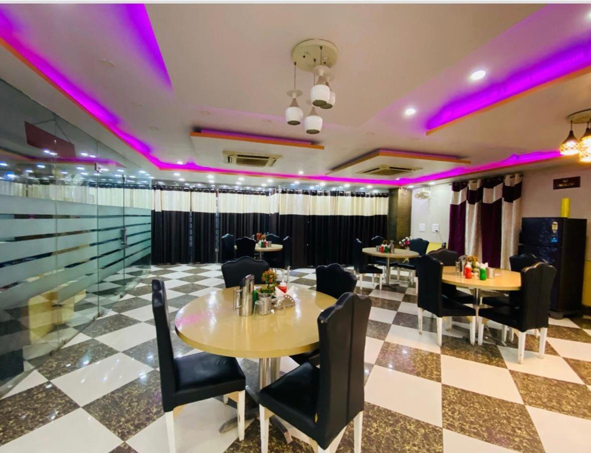 Hotel Basant Vihar International à Gaya Extérieur photo